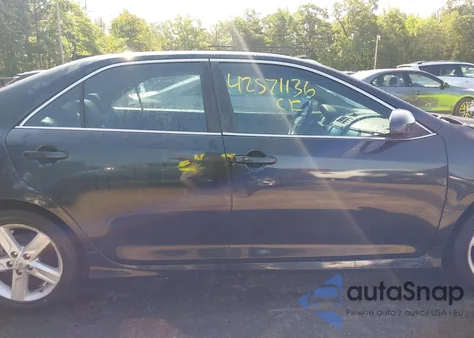 2013 Toyota Camry Se z USA, uszkodzony, nr VIN 4T1BF1FK6DU700542